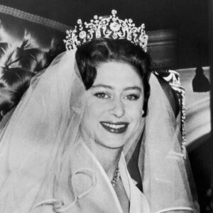 La principessa Margaret il giorno del suo matrimonio con indosso la tiara Poltimore, 6 maggio 1960